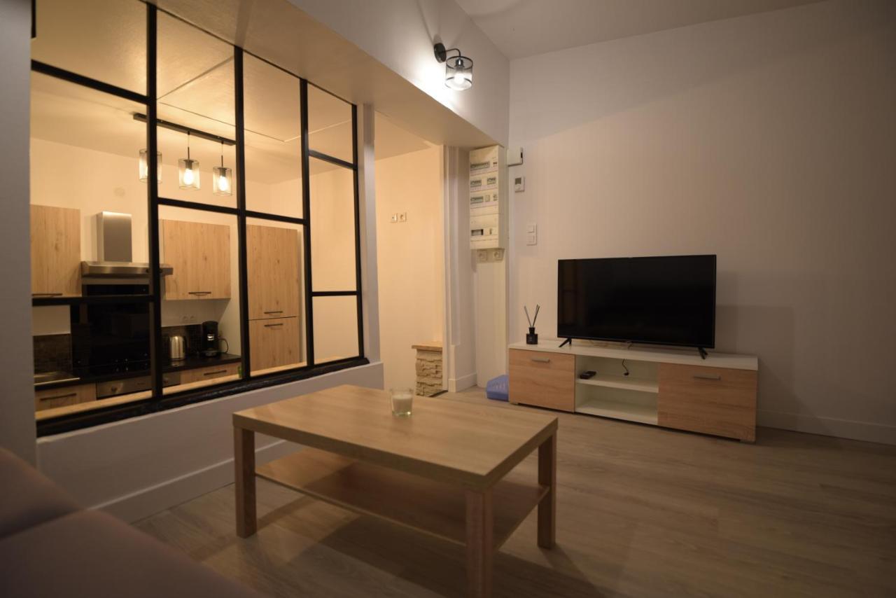 Cosy Appartement Hyper Centre Ville Avec Cour + Patio Auxerre Exterior foto