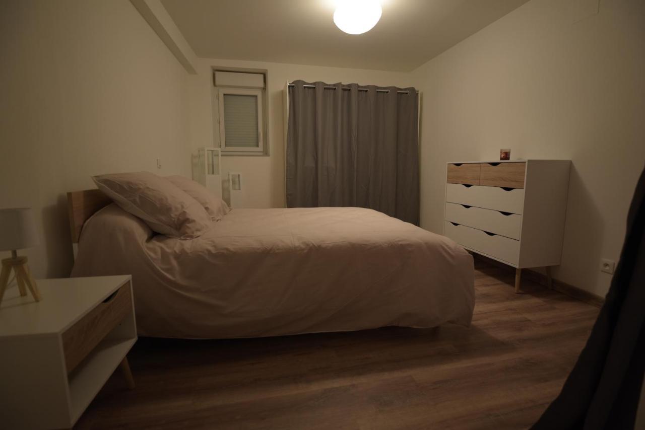 Cosy Appartement Hyper Centre Ville Avec Cour + Patio Auxerre Exterior foto